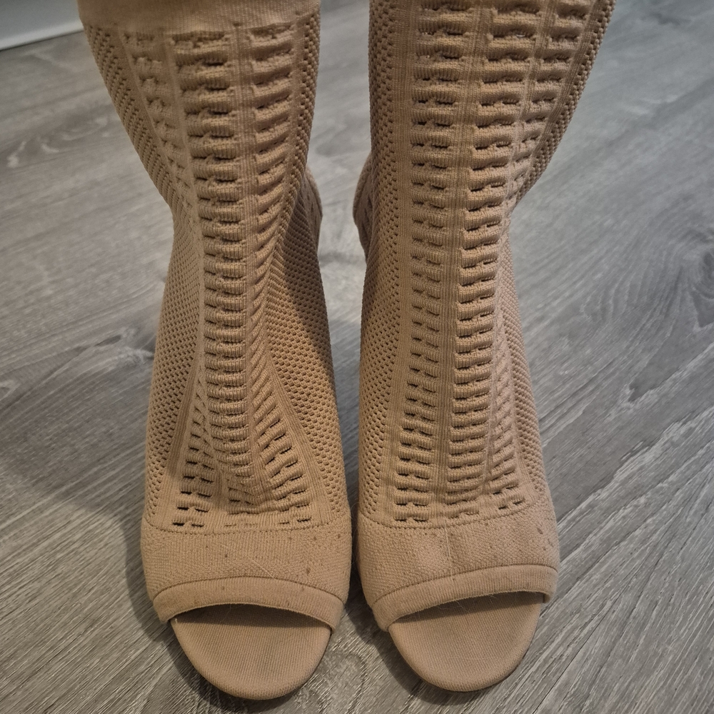 Gianvito Rossi Beige Knit Mesh Peeptoe Booties Size 38.5 (US 8.5) – Made in Itay